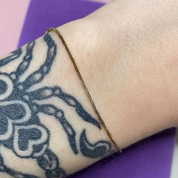 💛 Classic Gold Cobra Link Chain Bracelet - Picture 3 of 3